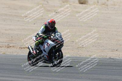 media/Apr-20-2025-CVMA (Sun) [[39090e8767]]/Race 11-500-350 Supersport (Holeshot)/